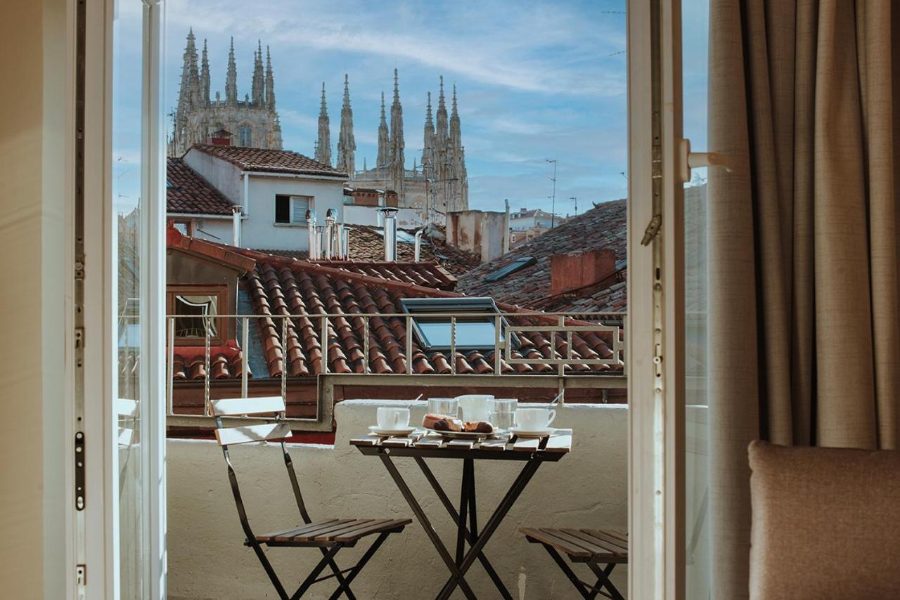 Apartamentos BURGOSUITES Bagian luar foto