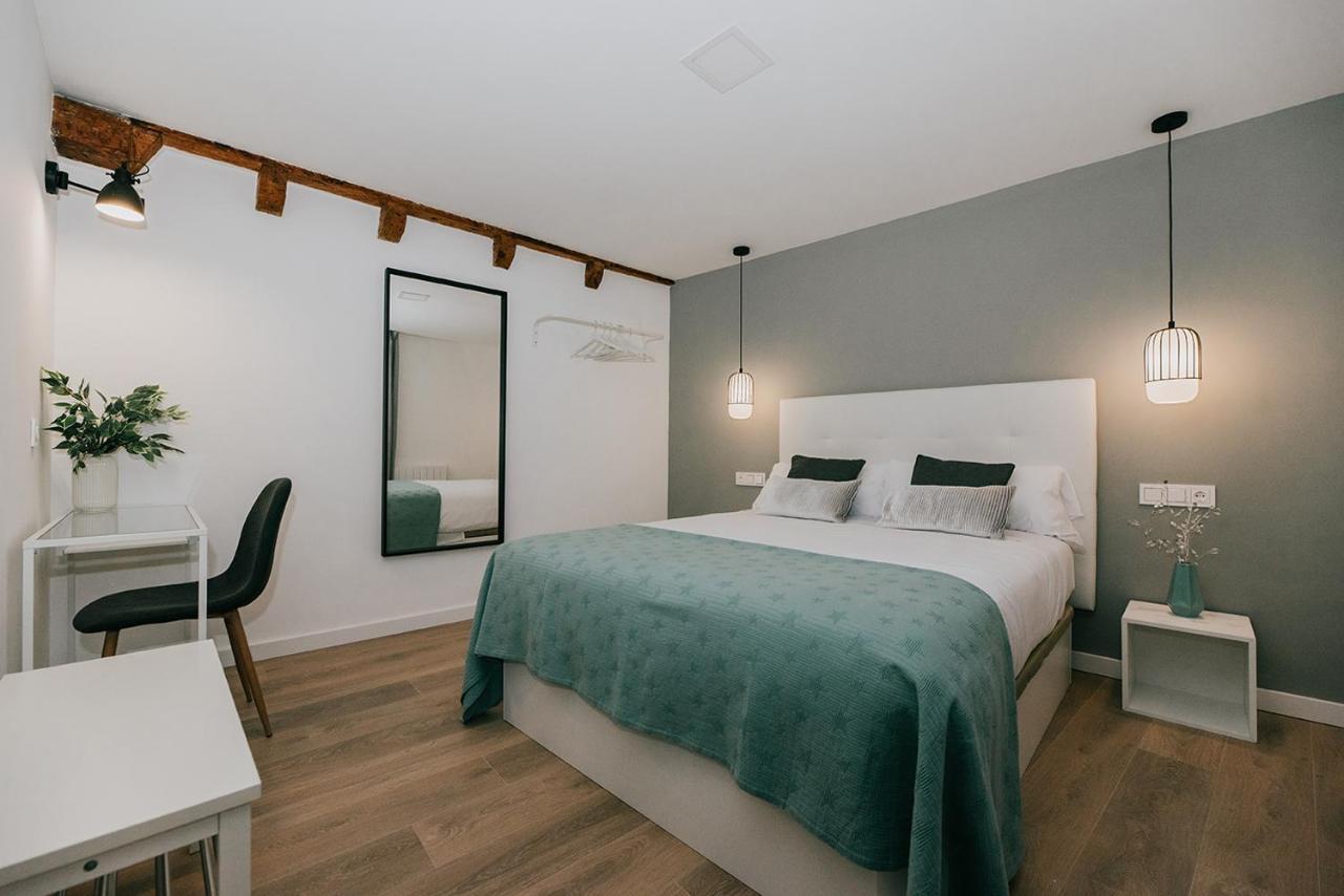 Apartamentos BURGOSUITES Bagian luar foto