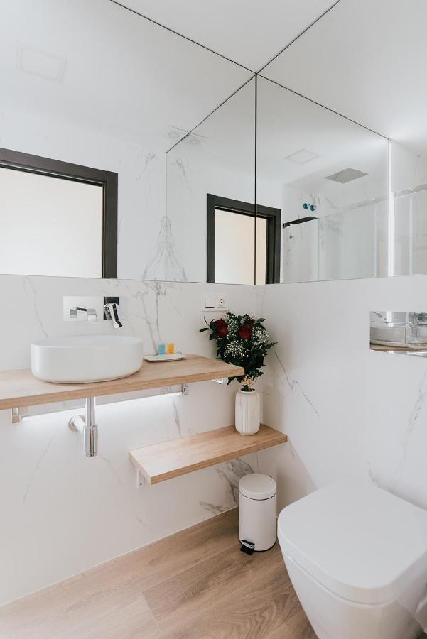 Apartamentos BURGOSUITES Bagian luar foto