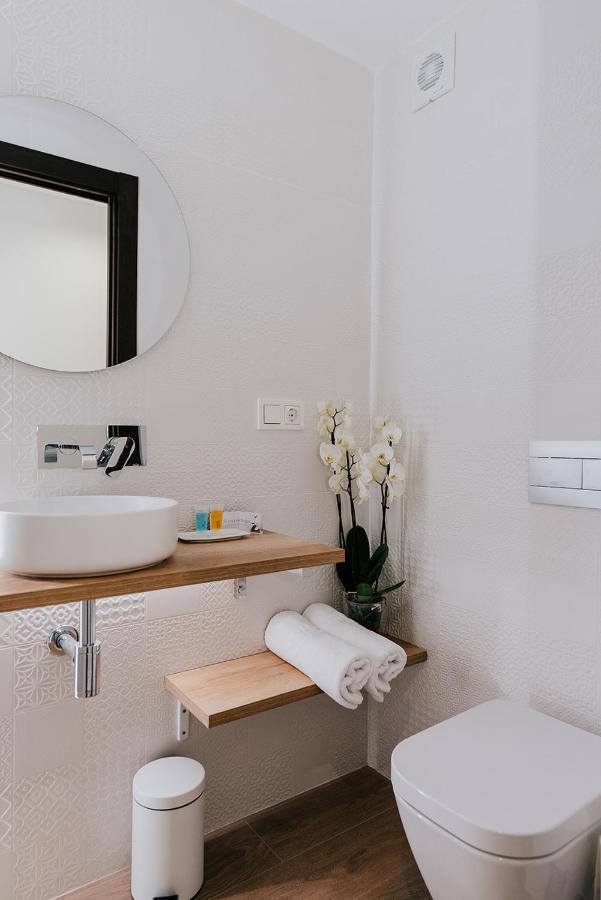 Apartamentos BURGOSUITES Bagian luar foto