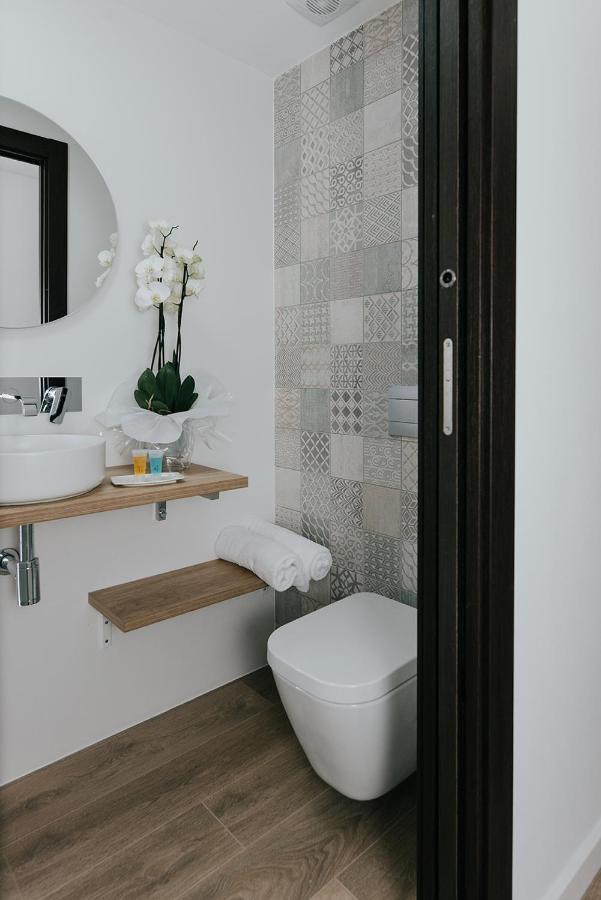 Apartamentos BURGOSUITES Bagian luar foto