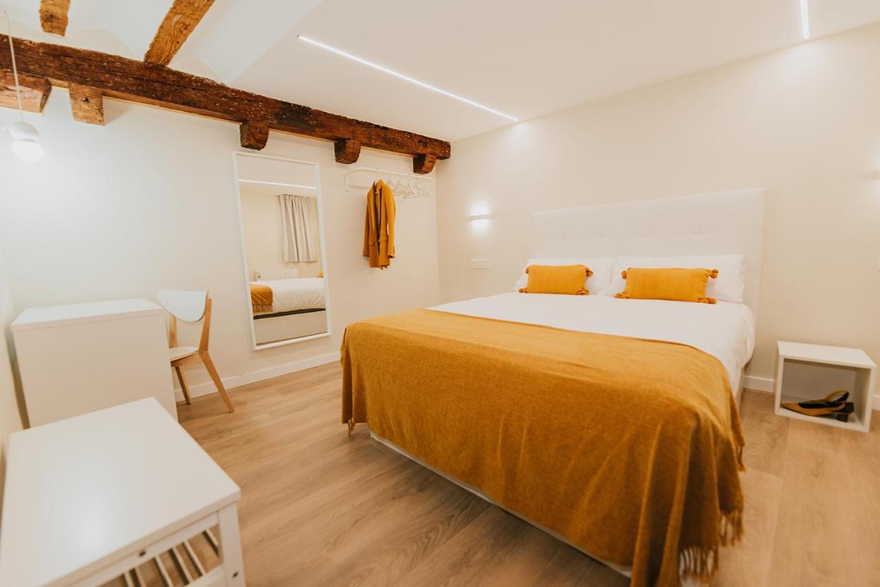 Apartamentos BURGOSUITES Bagian luar foto