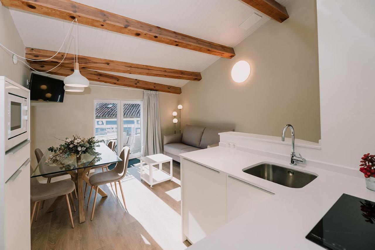 Apartamentos BURGOSUITES Bagian luar foto